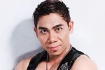 Phạm Văn Mách chung sân khấu với danh ca hải ngoại 