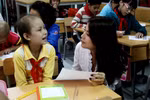 Trương Ngọc Ánh rơi lệ khi đến thăm lớp học Hy Vọng
