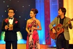 GS Xoay và Thanh Bạch tranh nhau... Jennifer Phạm