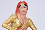 Phát sốt 11 bức ảnh Hoài Linh "hóa" công chúa Ấn Độ