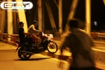 Rùng mình hình ảnh teen chạy trốn CS trên đường Hà Nội 