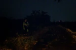Clip: Cám cảnh gái bán dâm bãi cỏ mặc áo mưa tránh rét ngày đông