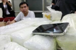 Bắt vụ vận chuyển điện thoại iphone lậu lớn nhất từ trước đến nay