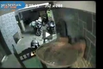 Video: "Siêu trộm" liều lĩnh bẻ khóa xe SH sau 3 giây