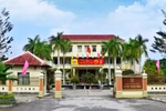 Cách chức 5 cán bộ do sử dụng bằng giả