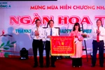 Đại học Đông Á nhận cờ thi đua của Bộ Giáo dục và Đào tạo