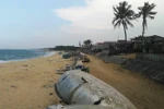 8km mới có một lối ra biển thì ngư dân chỉ biết “treo thúng, gác chèo”?
