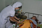 Công an triệu tập hai người xông vào trường đánh cô giáo thủng màng nhĩ