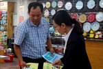 Thiếu sách giáo khoa, phụ huynh phải đi mua sách cũ