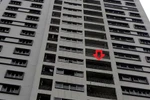Vụ 2 mẹ con rơi từ tầng 11: Người bố gục ngã vì mất vợ mất con