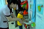 Dịch sởi: Cho con đi học hay ở nhà?