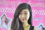 Nữ sinh trong mơ 2013 say sưa hát, múa trước giờ trao giải