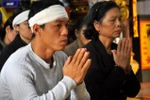 Đưa di ảnh chị Huyền, nạn nhân của TMV Cát Tường về chùa Kim Liên