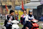 Học sinh vi phạm giao thông tràn lan ngay giữa thủ đô Hà Nội