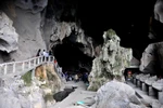 Huyền ảo “Hạ Long trên cạn” ở Thung Nai