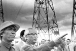 Thủ tướng Võ Văn Kiệt và Phan Văn Khải đã trả lời chất vấn thế nào?