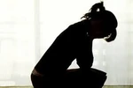  Nảy sinh thú tính, cưỡng bức con gái đồng nghiệp 