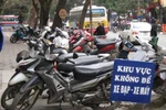 Hà Nội cấm trông xe: Cấm đến đâu lách luật đến đấy