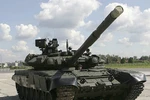 Siêu tăng T-90 “nhảy múa” theo nhạc điệu