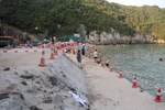 Flamingo đổ bê tông gần hết Bãi tắm Cát Cò 1, thi công lấn biển không phép