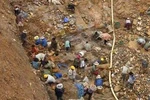 Đánh sập hơn 30 hầm vàng, bắt giữ 13 "vàng tặc"