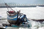 Tàu ngư dân Việt Nam bị tàu lạ đâm ở Trường Sa