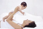 Tại sao bé biết gọi “bố”, “mẹ” trước tiên?
