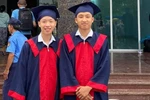 Phơi nắng, dầm mưa làm đồ án tốt nghiệp, 2 SV năm 4 đạt giải thưởng Loa Thành