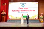 Vietcombank trao tặng học bổng trị giá 200 triệu đồng cho sinh viên HV Tài chính