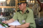 Cận cảnh bia lậu tập kết vào kho bí mật ở Lao Bảo