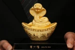 Hàng hiệu cho doanh nhân năm Rắn