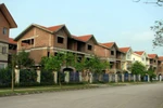 Biệt thự ven Hà Nội rớt giá, vẫn vắng khách mua