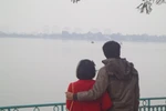 Những cái nắm tay thật chặt trong giá lạnh ngày Valentine