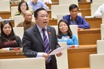 Cần loại những người đi làm mà chỉ biết đi nhẹ, nói khẽ, cười duyên