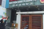 “Giáo sư tiến sĩ chửi bậy: Luật nào cấm tôi đặt tên Học viện Kinh tế Sáng tạo"?