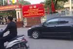 Lãnh đạo ôm chức và "sư nói sư phải, vãi nói vãi hay" 