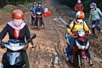 Cô giáo đi gần 120 km đường đất để gieo chữ cho học trò Xtiêng