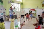 Vì sao lương giáo viên mầm non ra trường thấp hơn lương tối thiểu vùng?