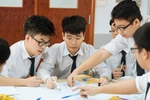 Học sinh lớp 12 muốn điểm Vật lí, Hóa học, Sinh học cao phải tập trung tự học