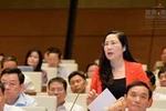 Đại biểu Quốc hội quá bức xúc, không thể xem hết clip nữ sinh đánh nhau!