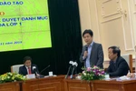 Liệu có lợi ích nhóm khi giao việc chọn sách giáo khoa cho Ủy ban nhân dân tỉnh?