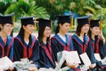 Tôi mừng cho các em, nhưng tốt nghiệp và có việc làm mới chỉ là bắt đầu