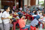 Con đường nhọc nhằn đến trường của cô trò miền núi