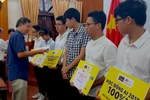 10 học sinh tỉnh Bình Định nhận học bổng toàn phần từ đại học lên tiến sĩ