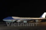 Chiếc Air Force One của Tổng thống Mỹ hạ cánh xuống sân bay Nội Bài