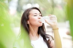 Dấu hiệu cảnh báo cơ thể đang thiếu nước