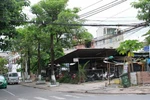 Trời thương không đưa bão tới, sao người lại tự tạo mưa dông?