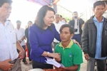 Bộ Giáo dục tới thăm hỏi, động viên gia đình học sinh bị đuối nước ở Quảng Nam