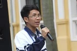Ngưỡng mộ nghị lực của cậu học trò khiếm thị trường Nguyễn Thái Học