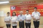 Tủ sách tự quản tại lớp học của thầy và trò trường Đinh Tiên Hoàng